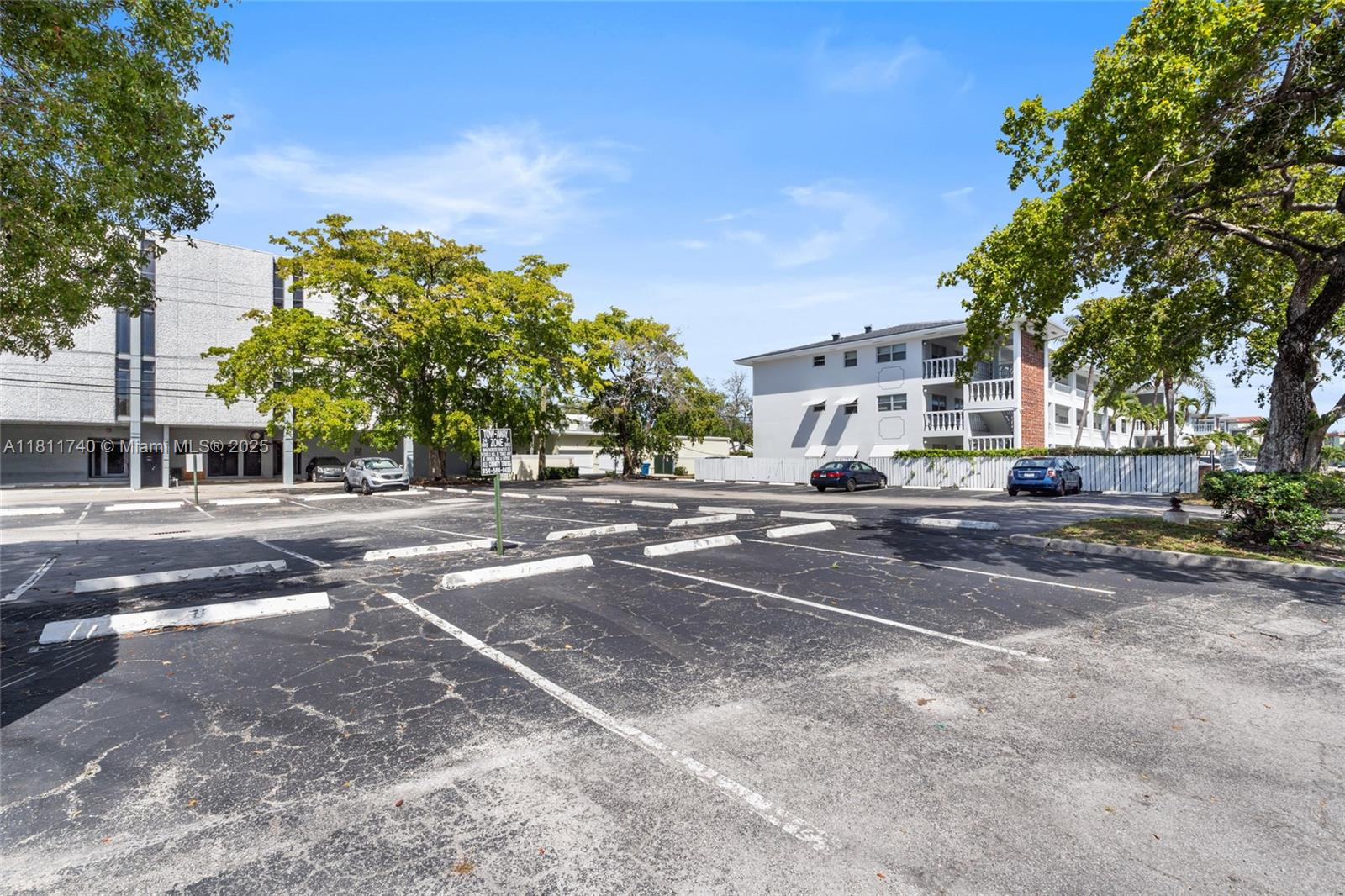 Amazing development opportunity in the NE Broward County area. 41,266 sqft of land on two folios  fronting North Federal Highway with over 150 sqft of frontage. Land is great for residential re development or office building or keep the existing structure the way it is that consist of a 4 story office building with over 42000 sqft of structure . 


Easy to show with short notice call L/A for more info