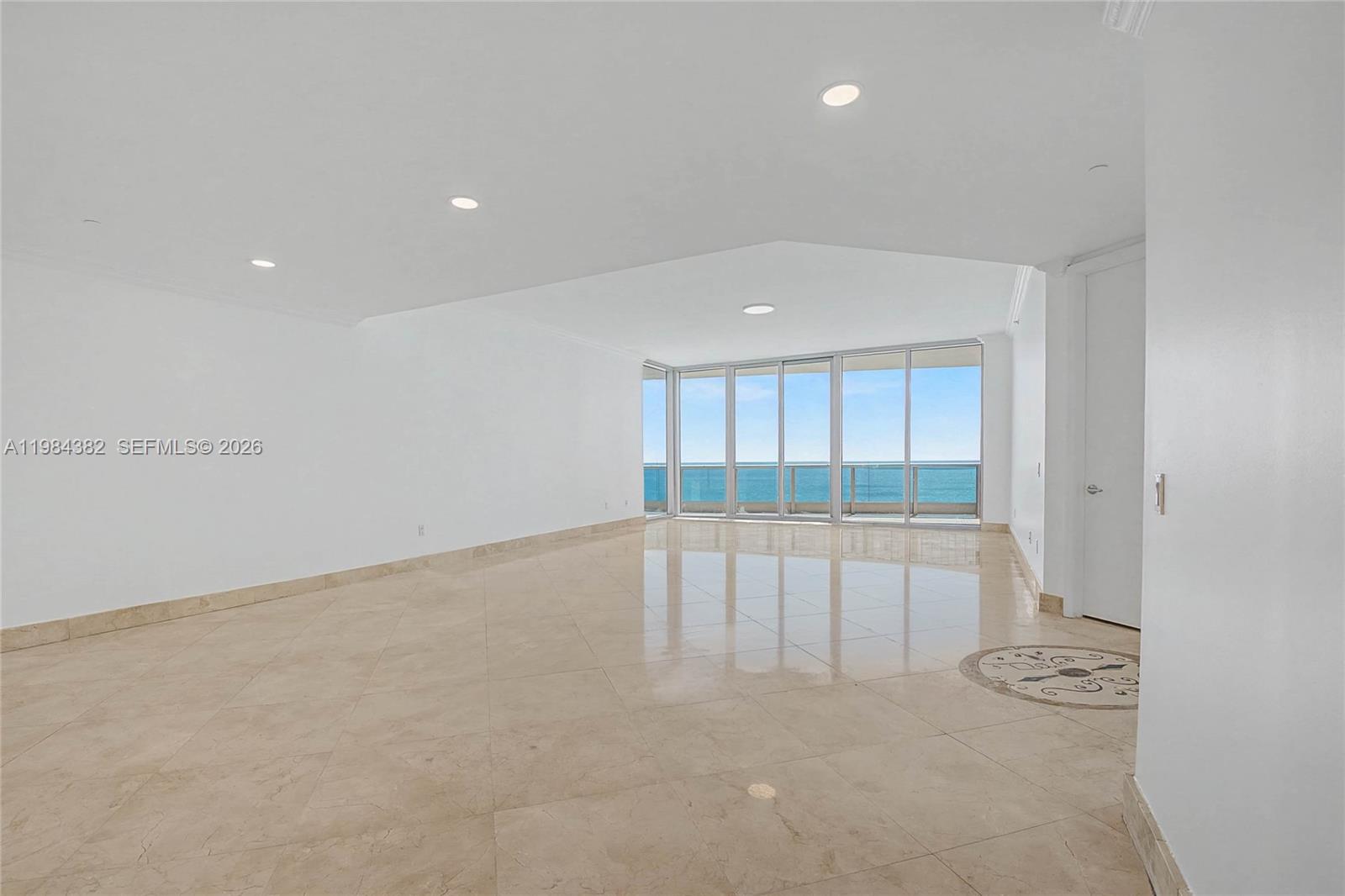 RESIDENCES - THE BATH CLUB - Residential