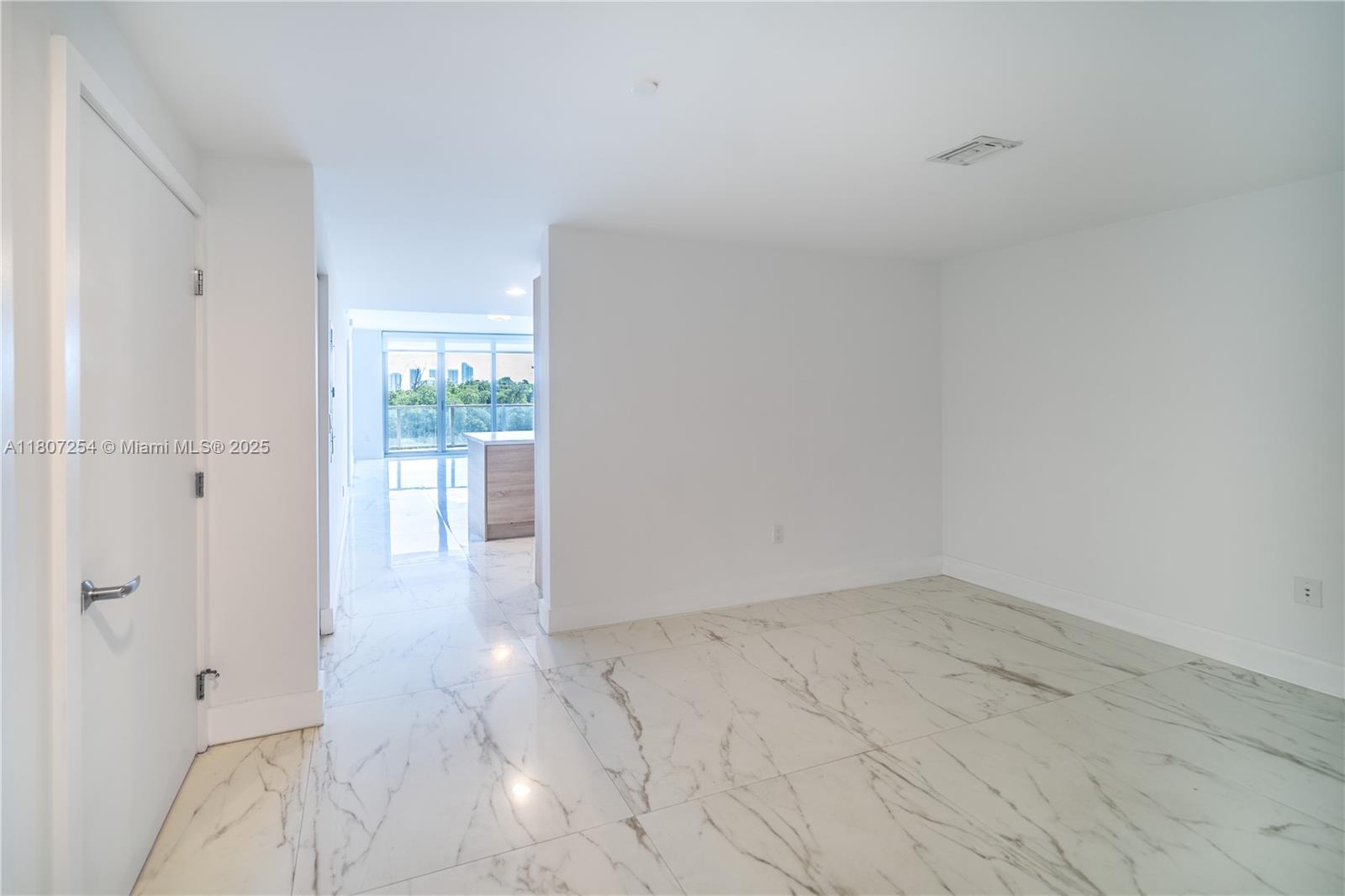 THE HARBOUR SOUTH CONDO - Residential