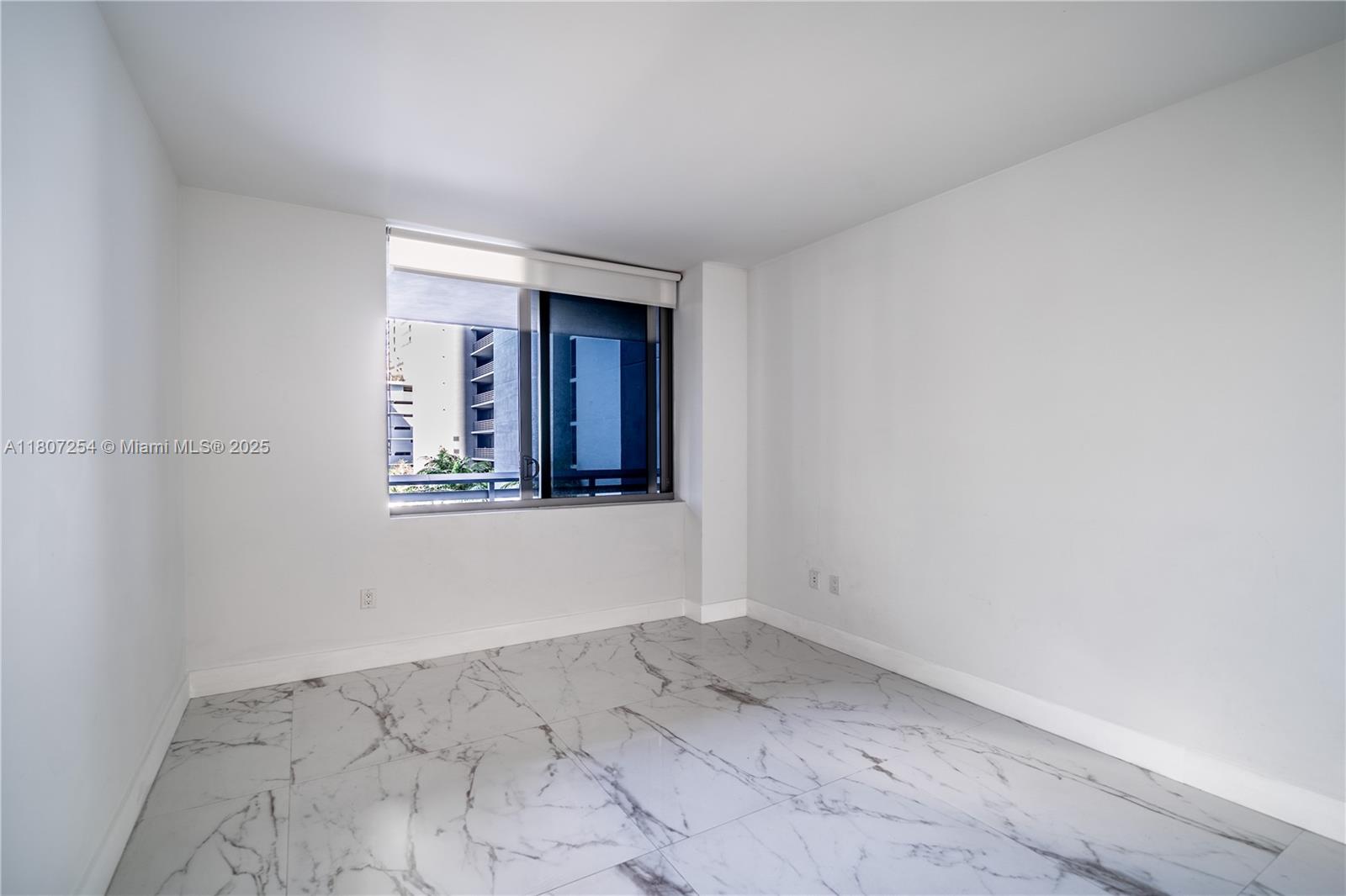 THE HARBOUR SOUTH CONDO - Residential