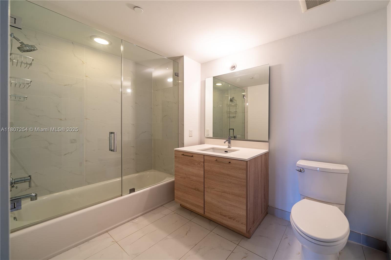 THE HARBOUR SOUTH CONDO - Residential