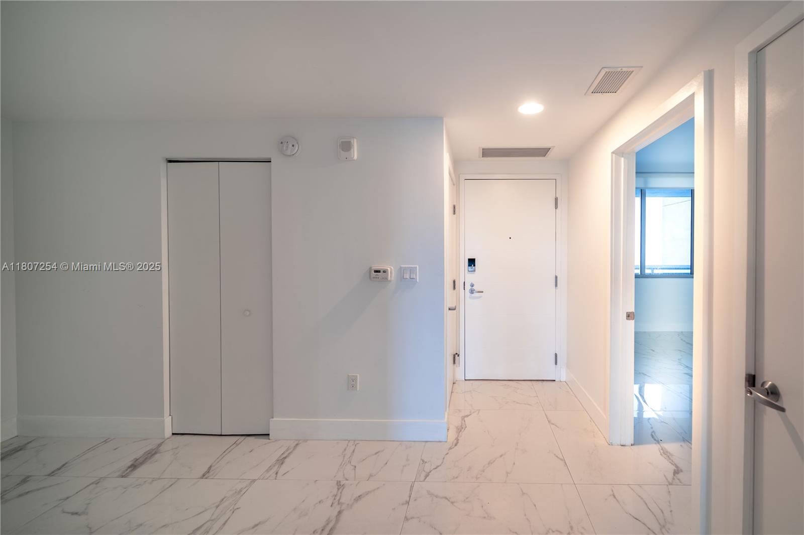 THE HARBOUR SOUTH CONDO - Residential