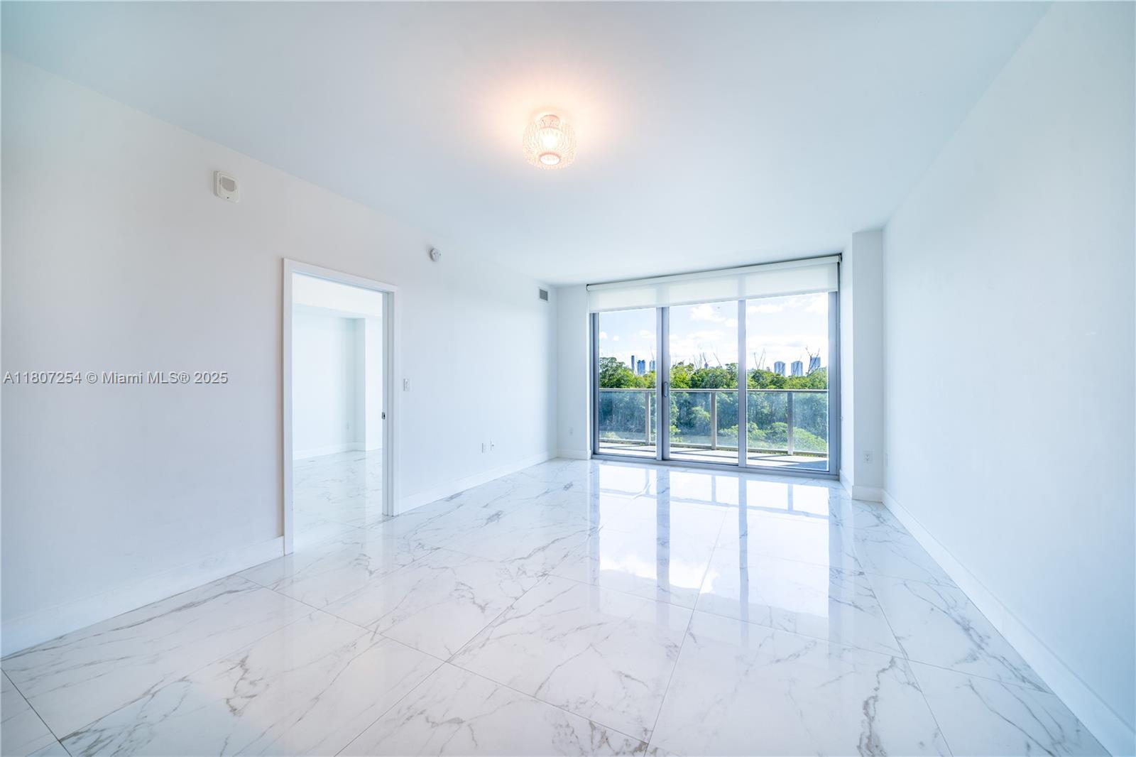 THE HARBOUR SOUTH CONDO - Residential