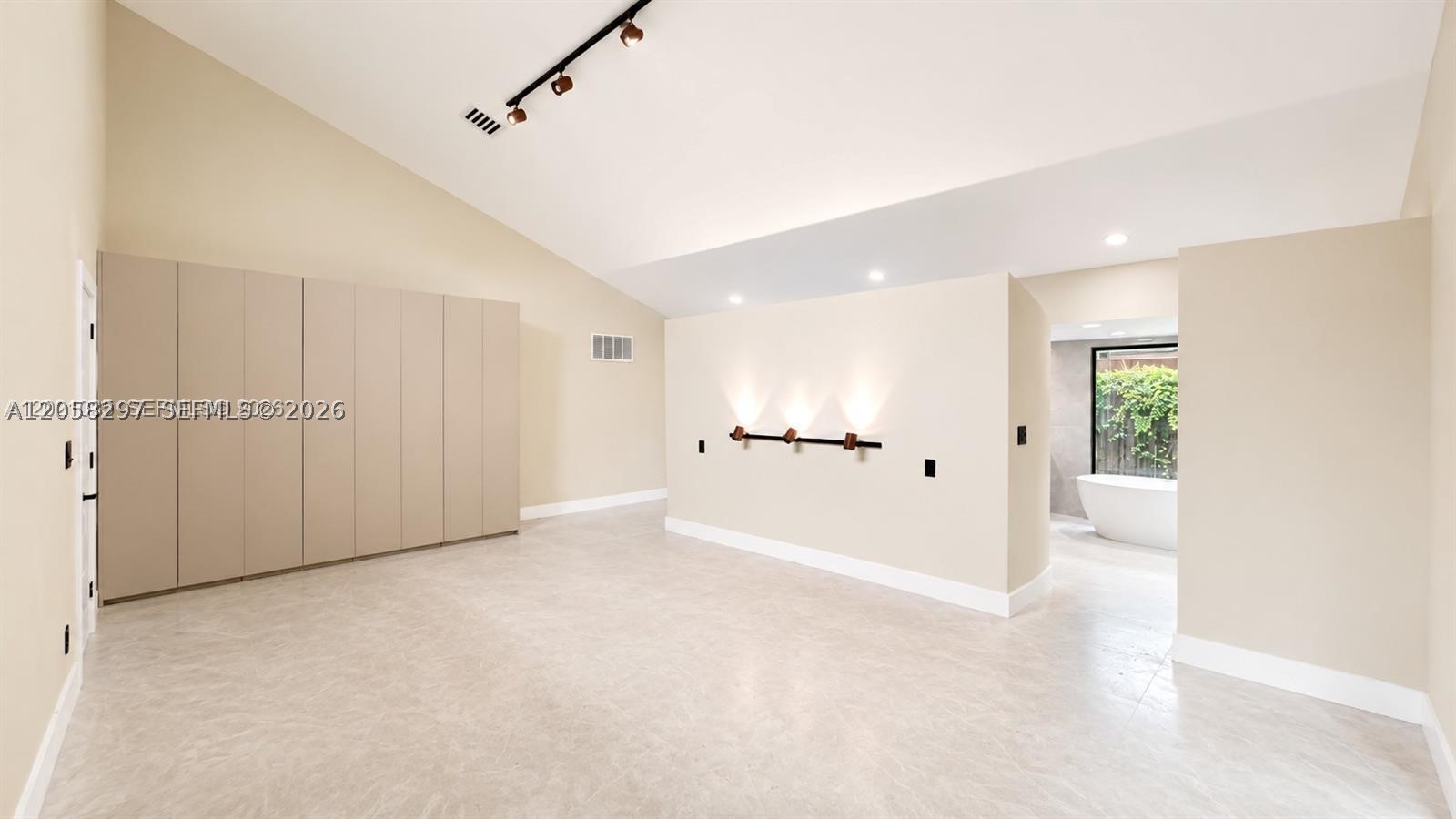 CORAL RIDGE COUNTRY CLUB - Residential