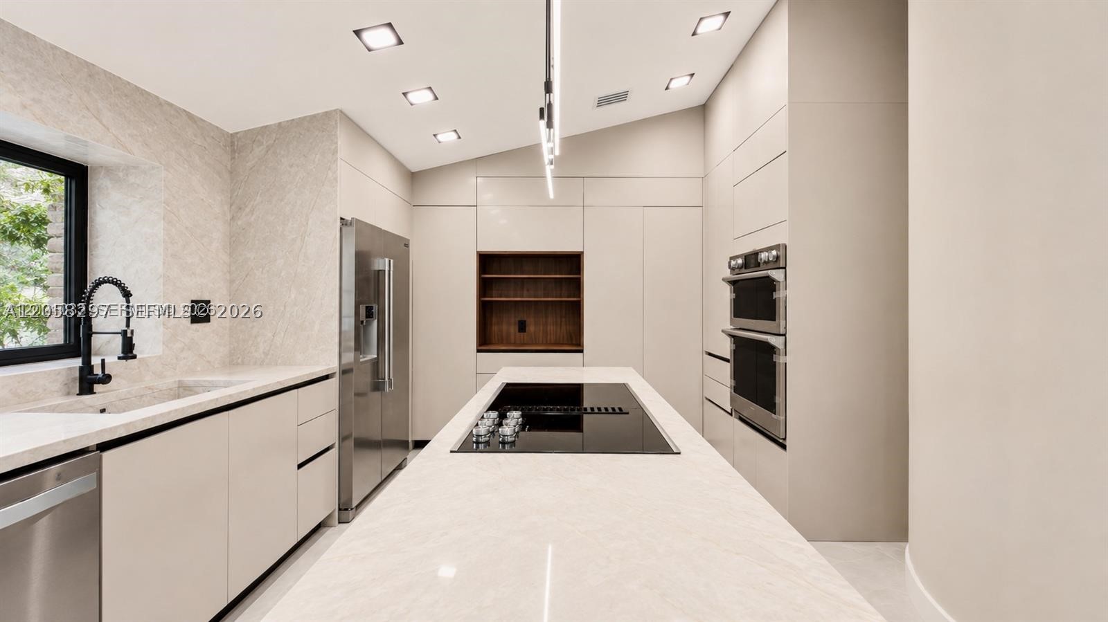 CORAL RIDGE COUNTRY CLUB - Residential