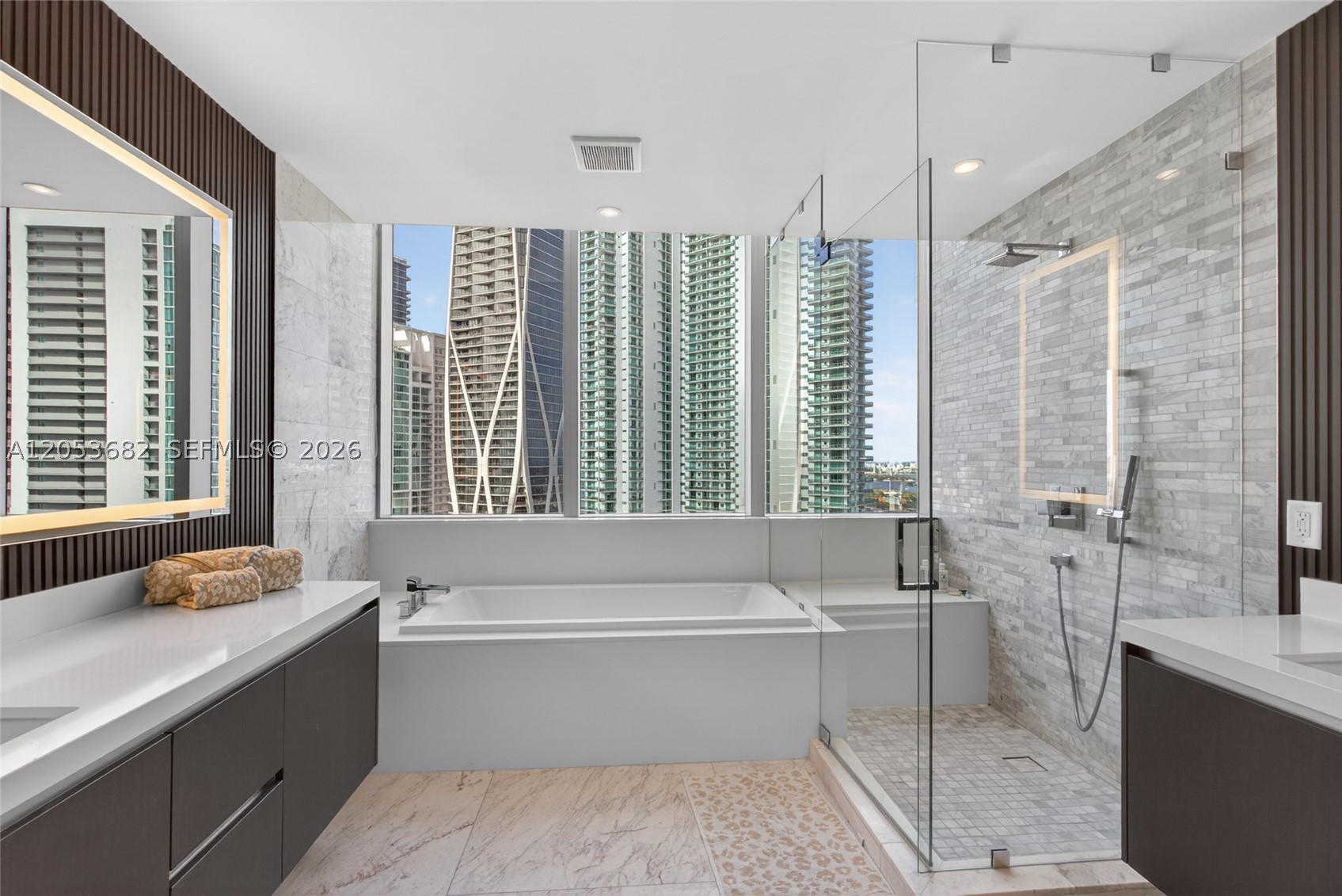 PARAMOUNT MIAMI WORLDCENT - Residential