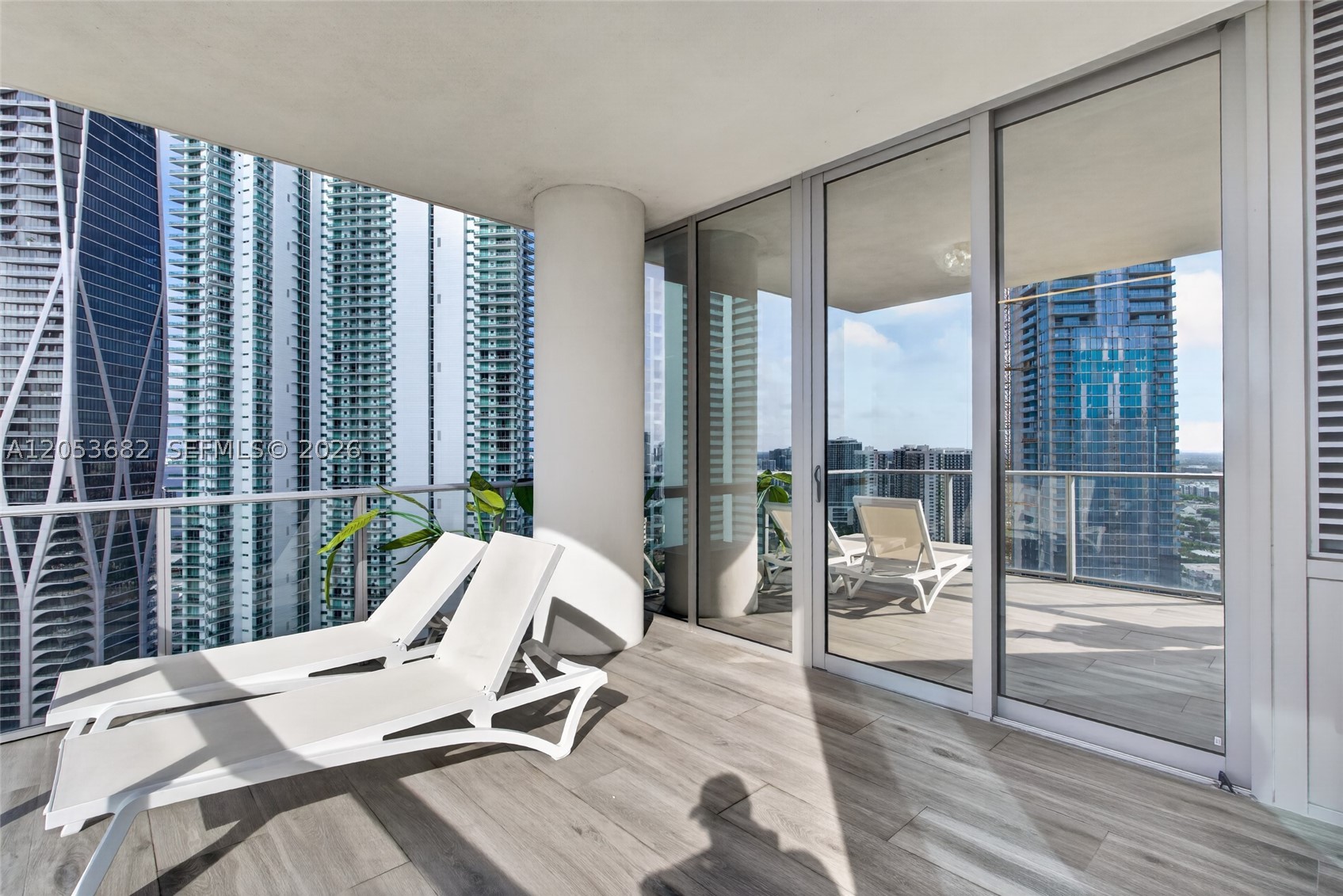 PARAMOUNT MIAMI WORLDCENT - Residential