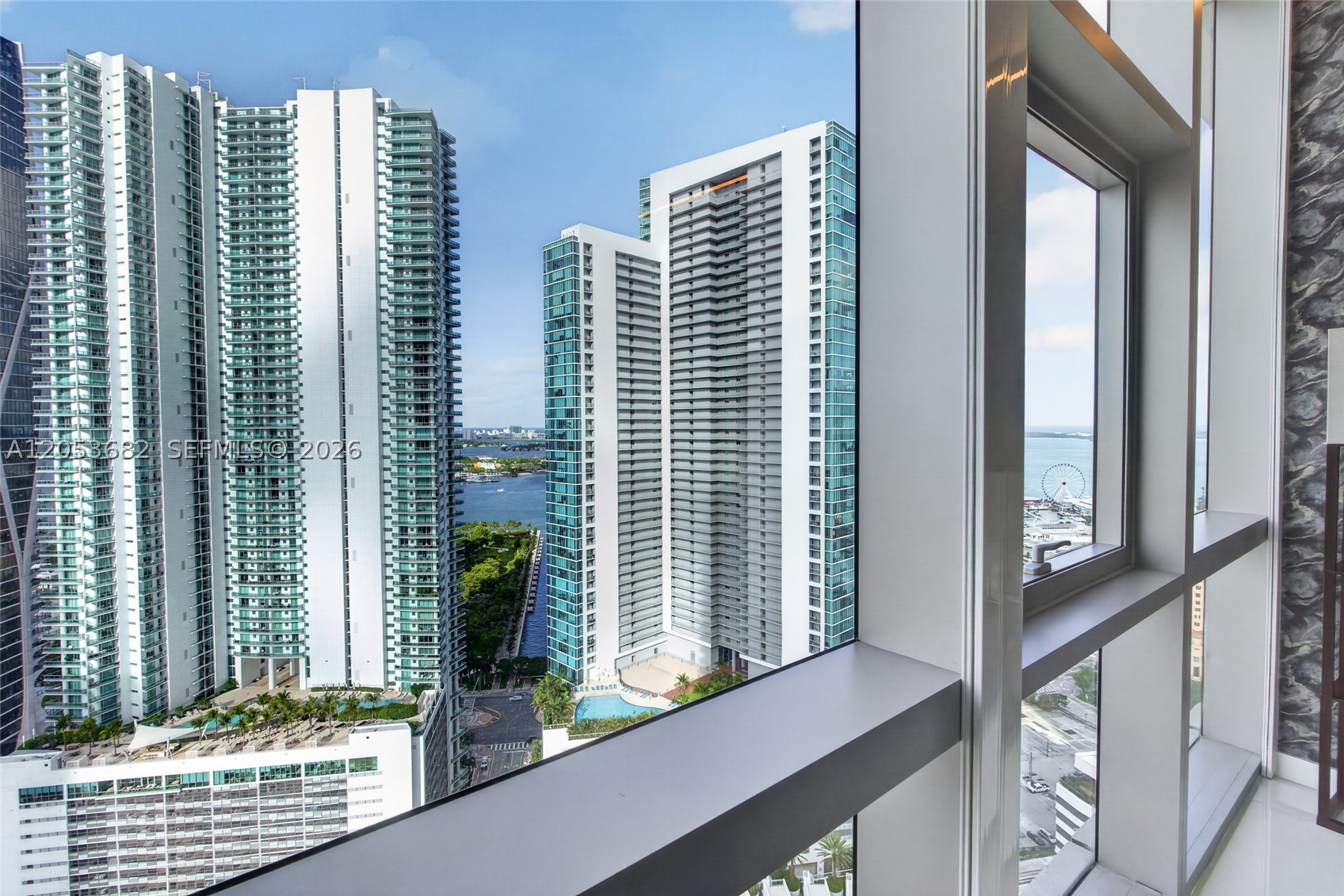 PARAMOUNT MIAMI WORLDCENT - Residential