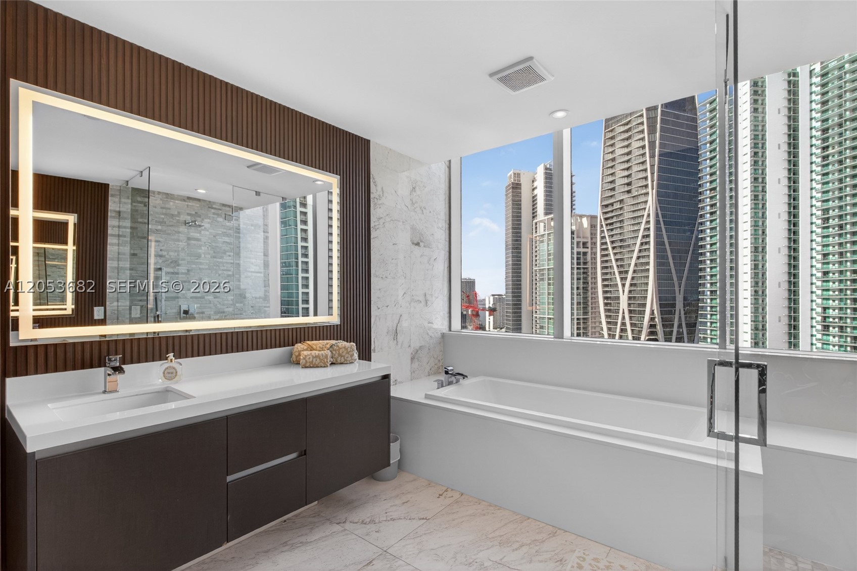 PARAMOUNT MIAMI WORLDCENT - Residential