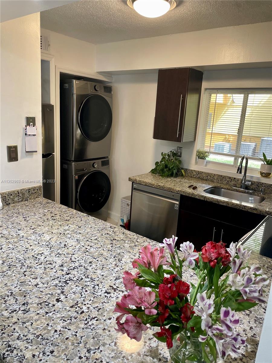 WATERVIEW CONDO - Residential Lease