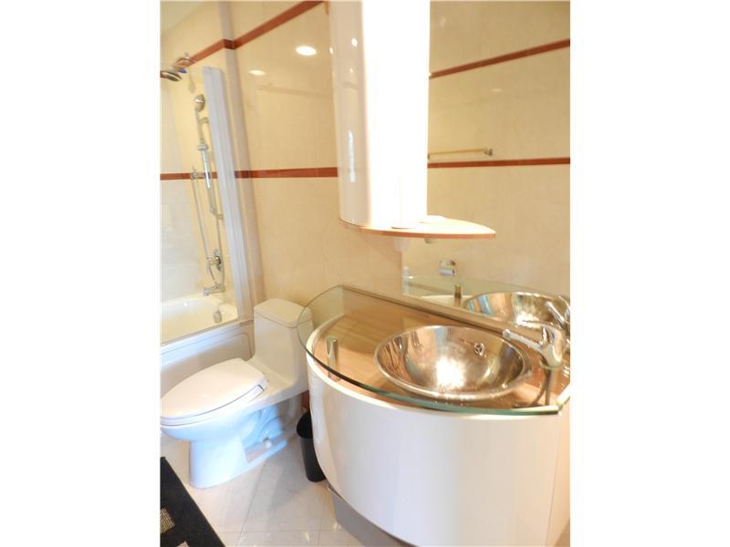 COSMOPOLITAN - Residential Lease