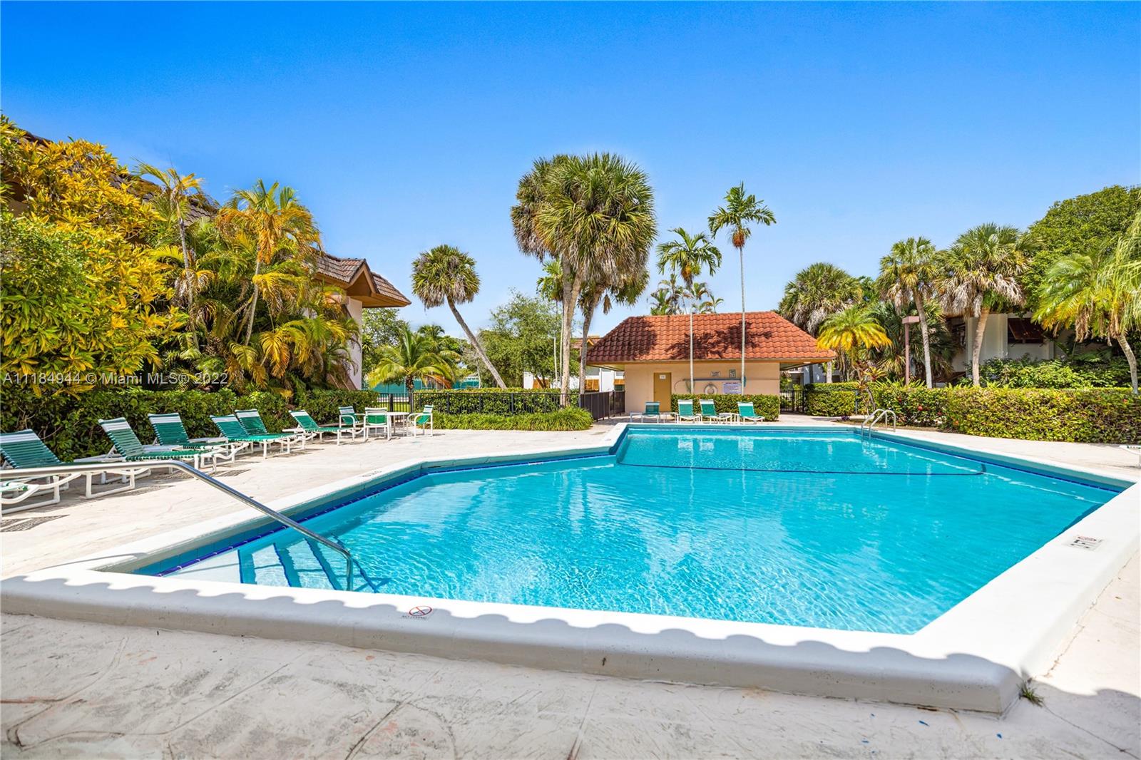 KINGSTON SQUARE CONDO - Residential