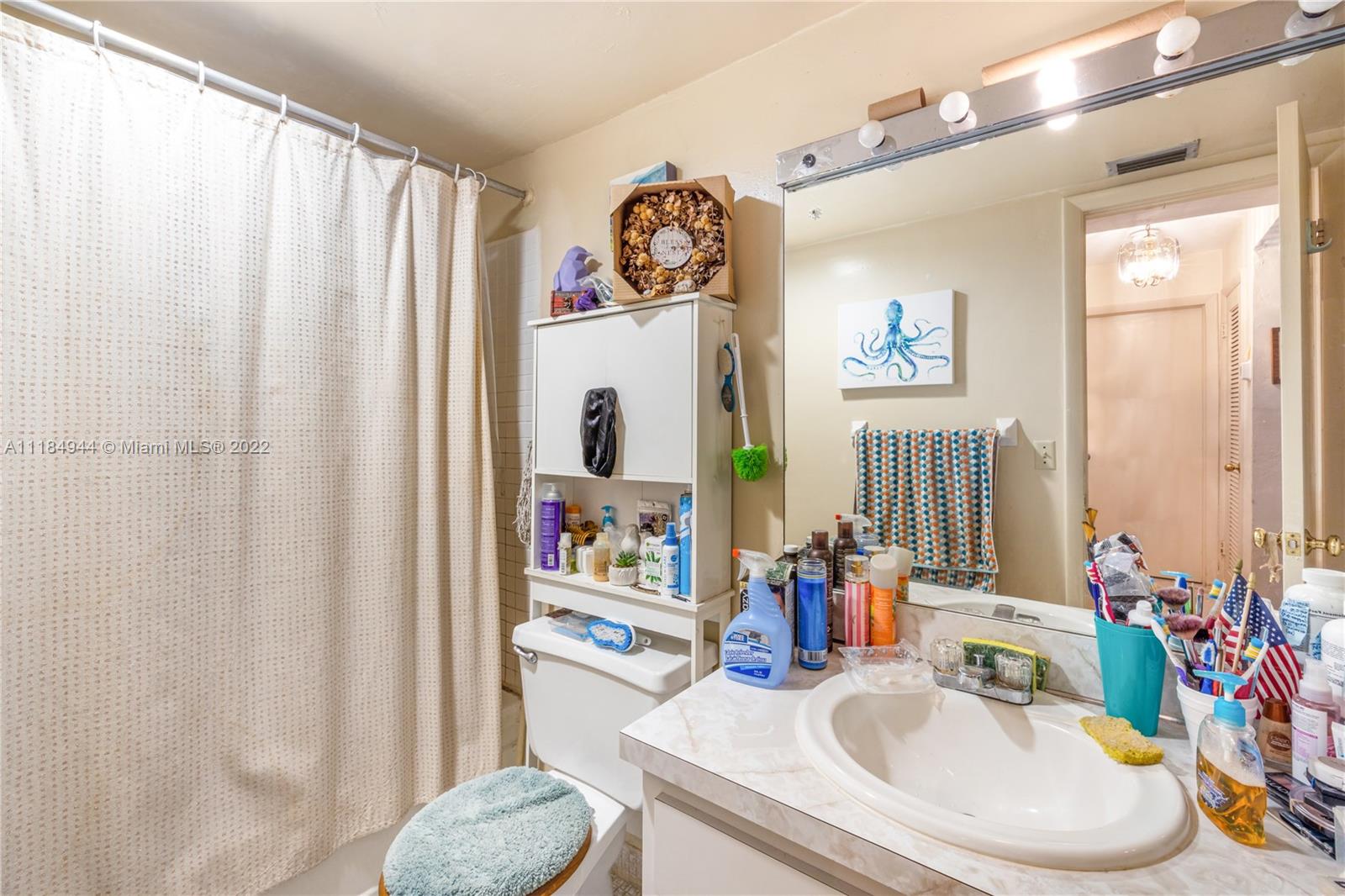 KINGSTON SQUARE CONDO - Residential