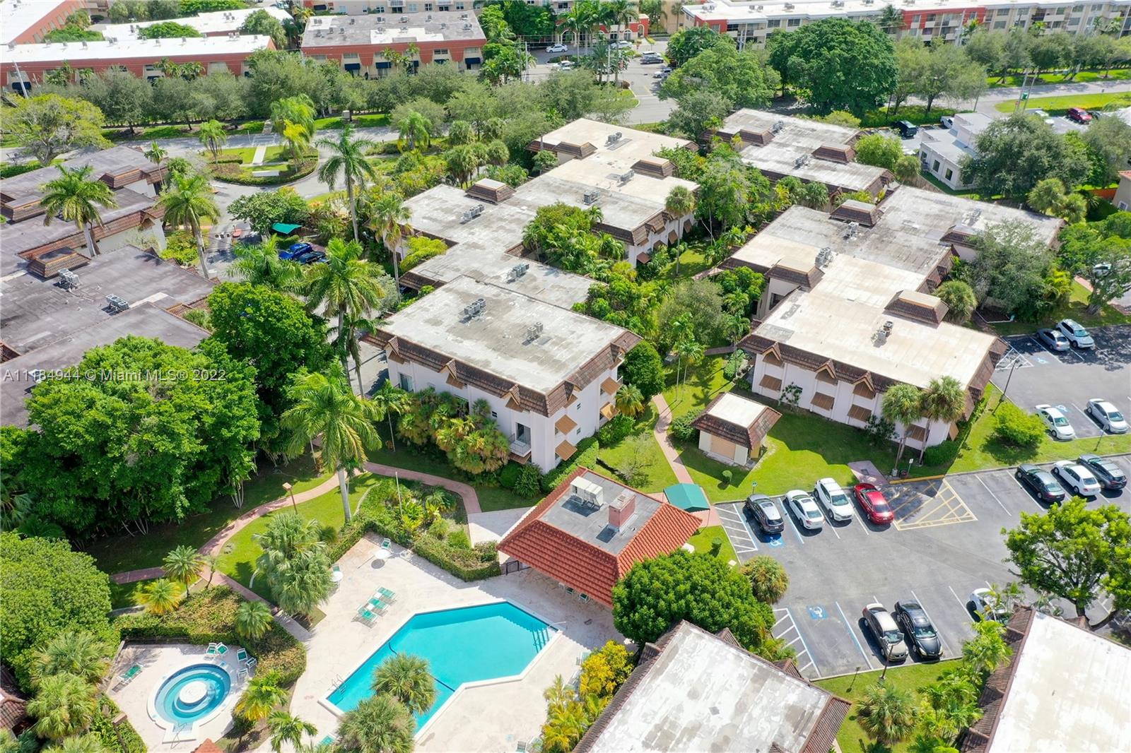 KINGSTON SQUARE CONDO - Residential