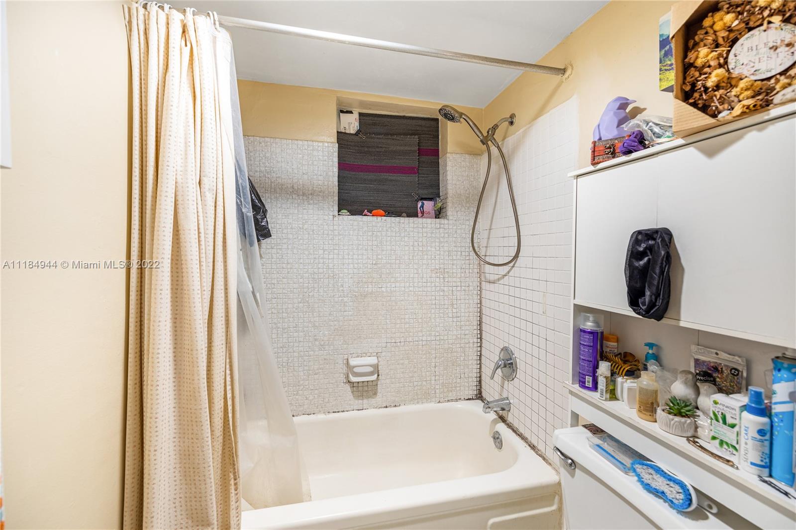 KINGSTON SQUARE CONDO - Residential