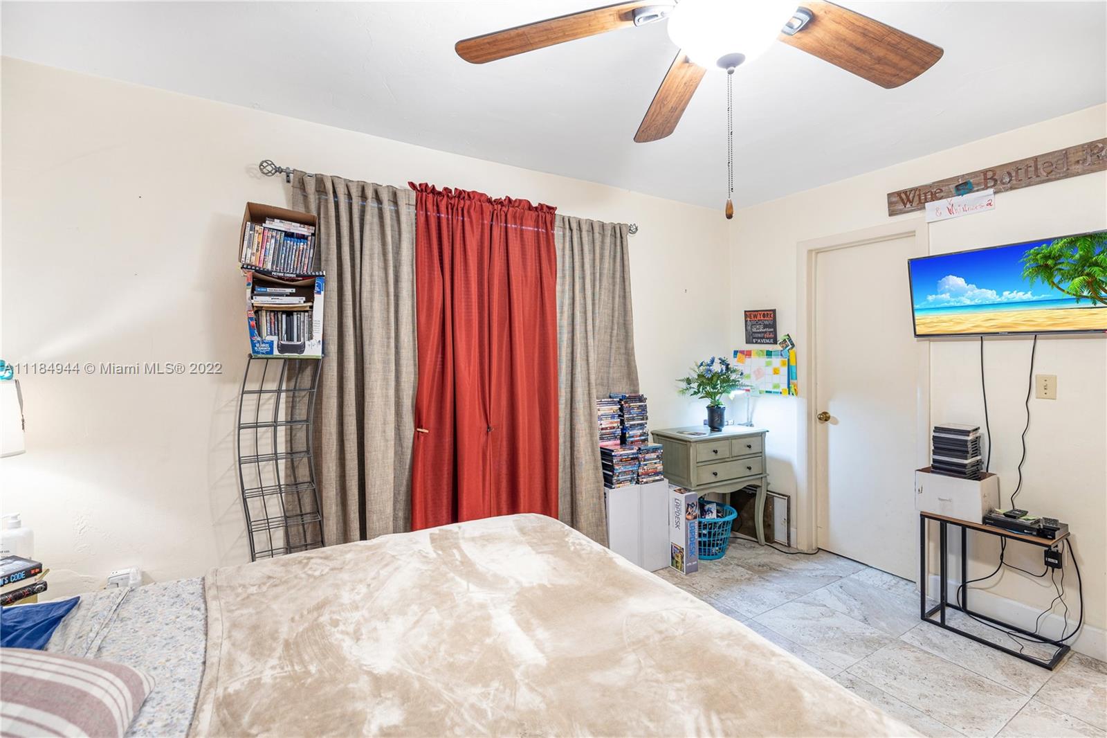KINGSTON SQUARE CONDO - Residential