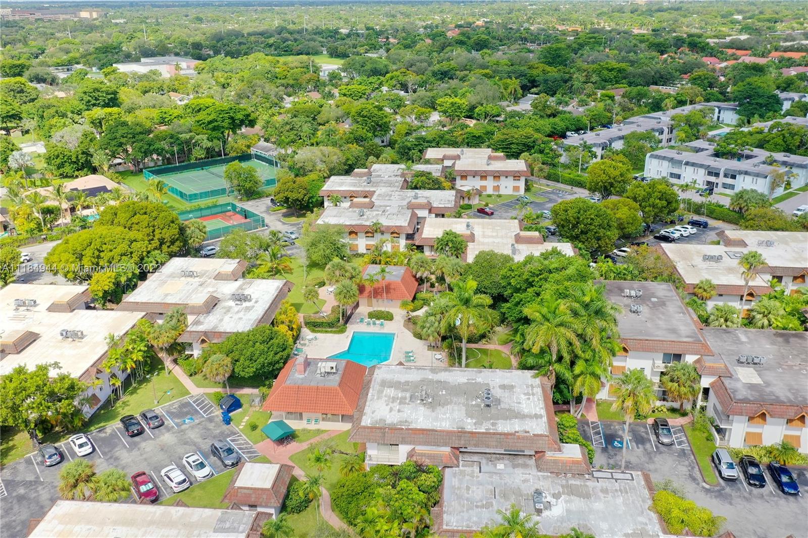 KINGSTON SQUARE CONDO - Residential