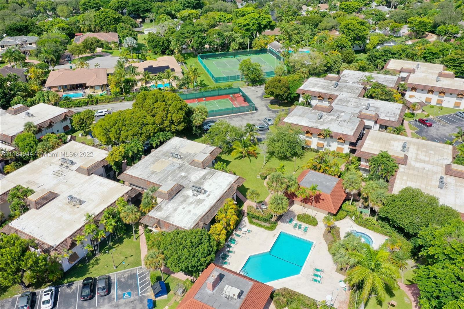 KINGSTON SQUARE CONDO - Residential