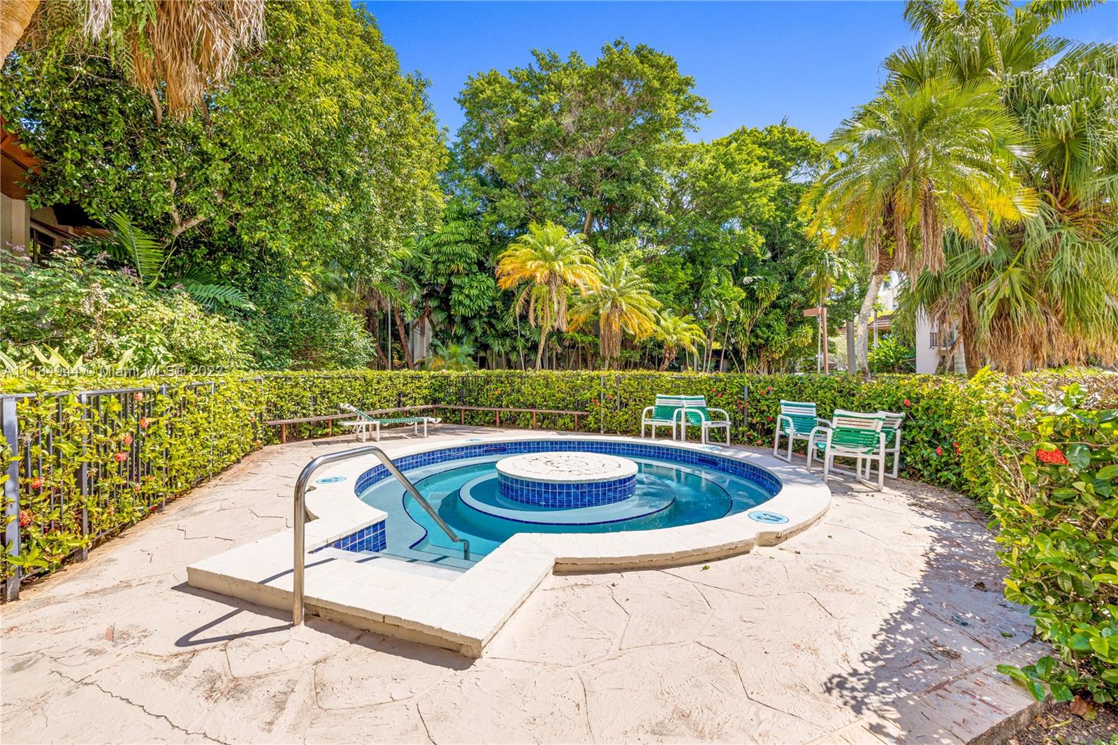 KINGSTON SQUARE CONDO - Residential