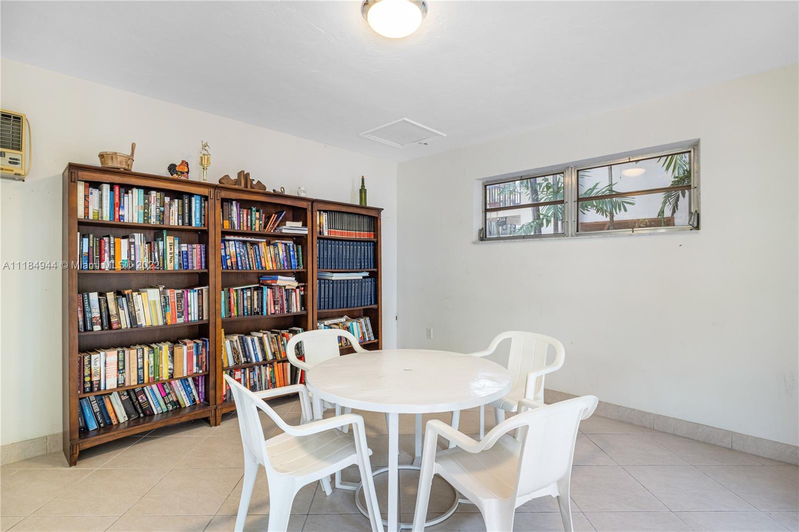 KINGSTON SQUARE CONDO - Residential