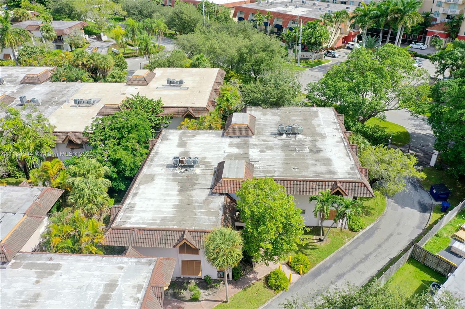 KINGSTON SQUARE CONDO - Residential