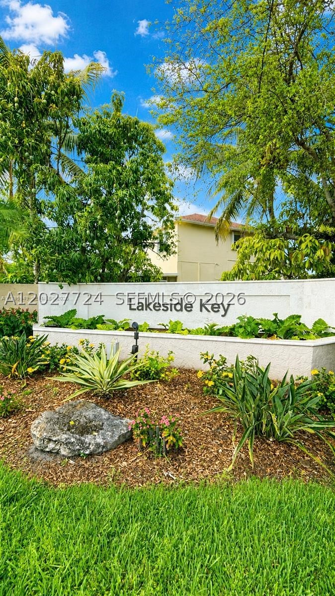 LAKESIDE SOUTH - Residential