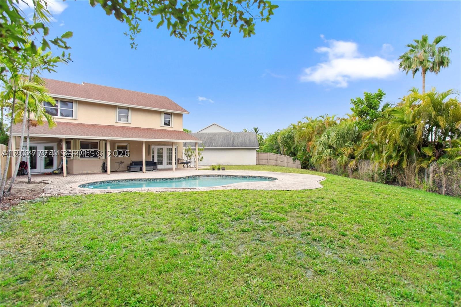 LAKESIDE SOUTH - Residential