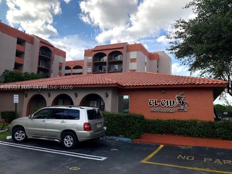 EL CID CONDO - Residential