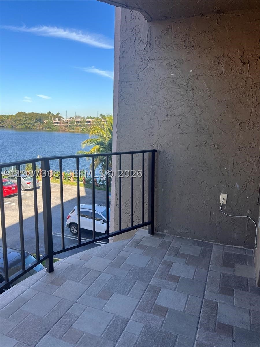 EL CID CONDO - Residential