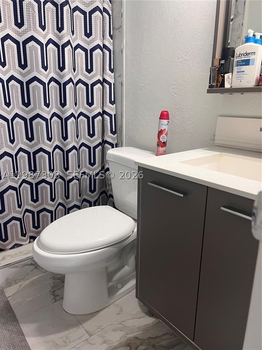 EL CID CONDO - Residential