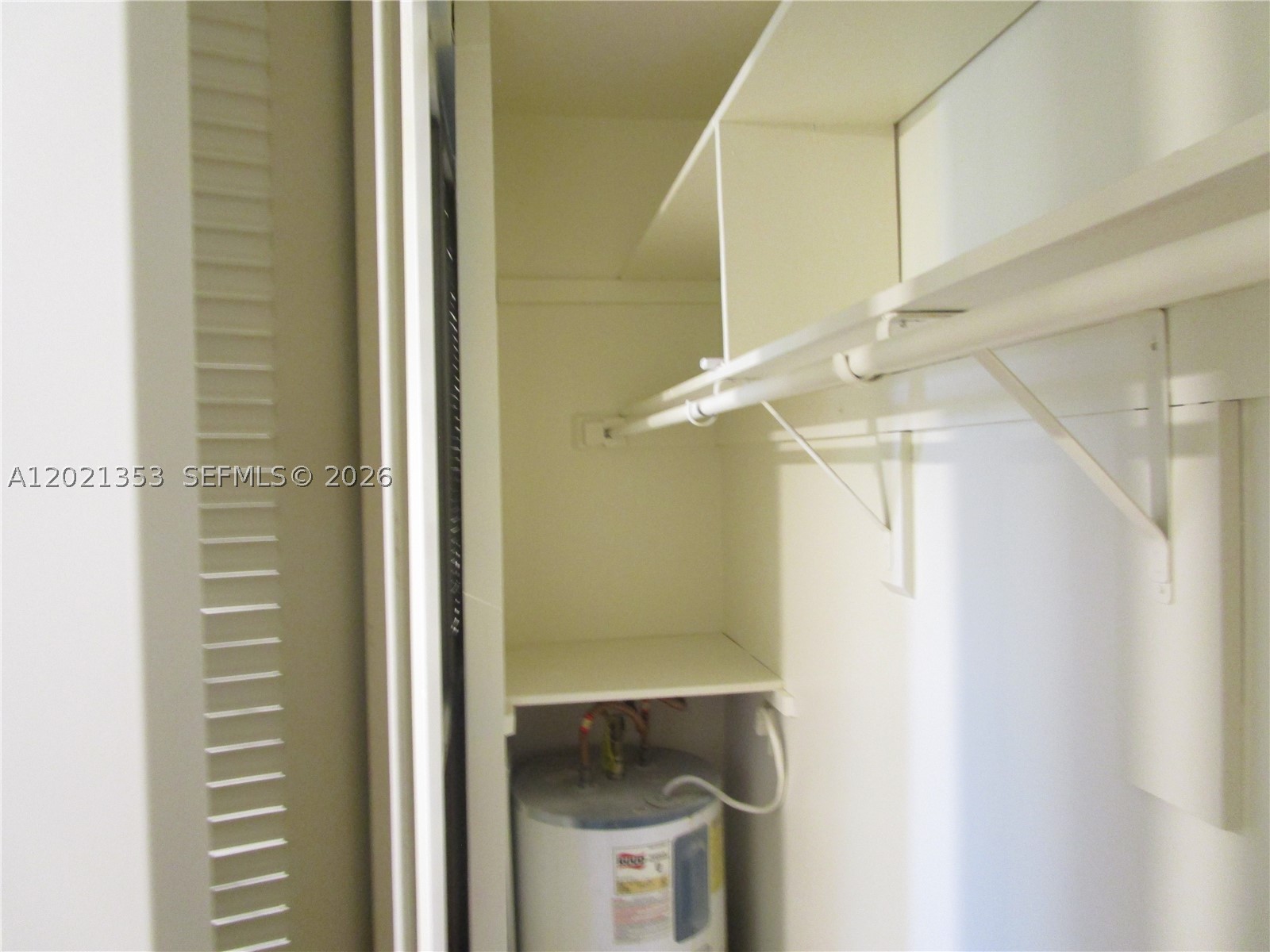 JASMIN GARDENS - Residential Lease