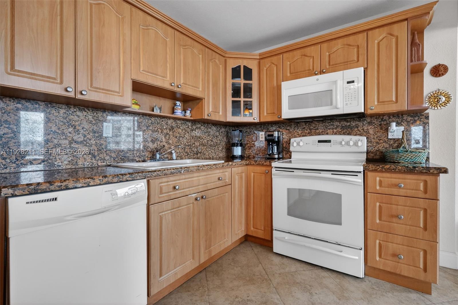 BURLEIGH HOUSE CONDO - Residential