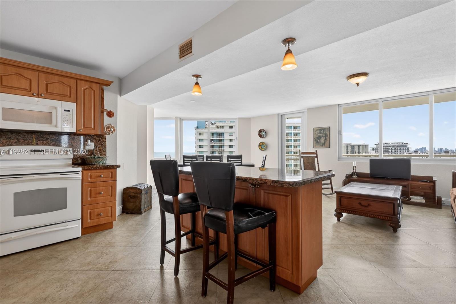 BURLEIGH HOUSE CONDO - Residential