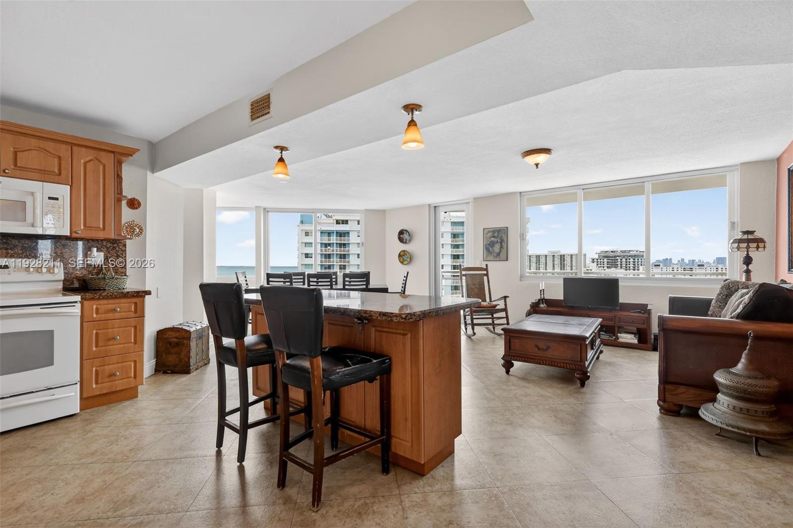 BURLEIGH HOUSE CONDO - Residential