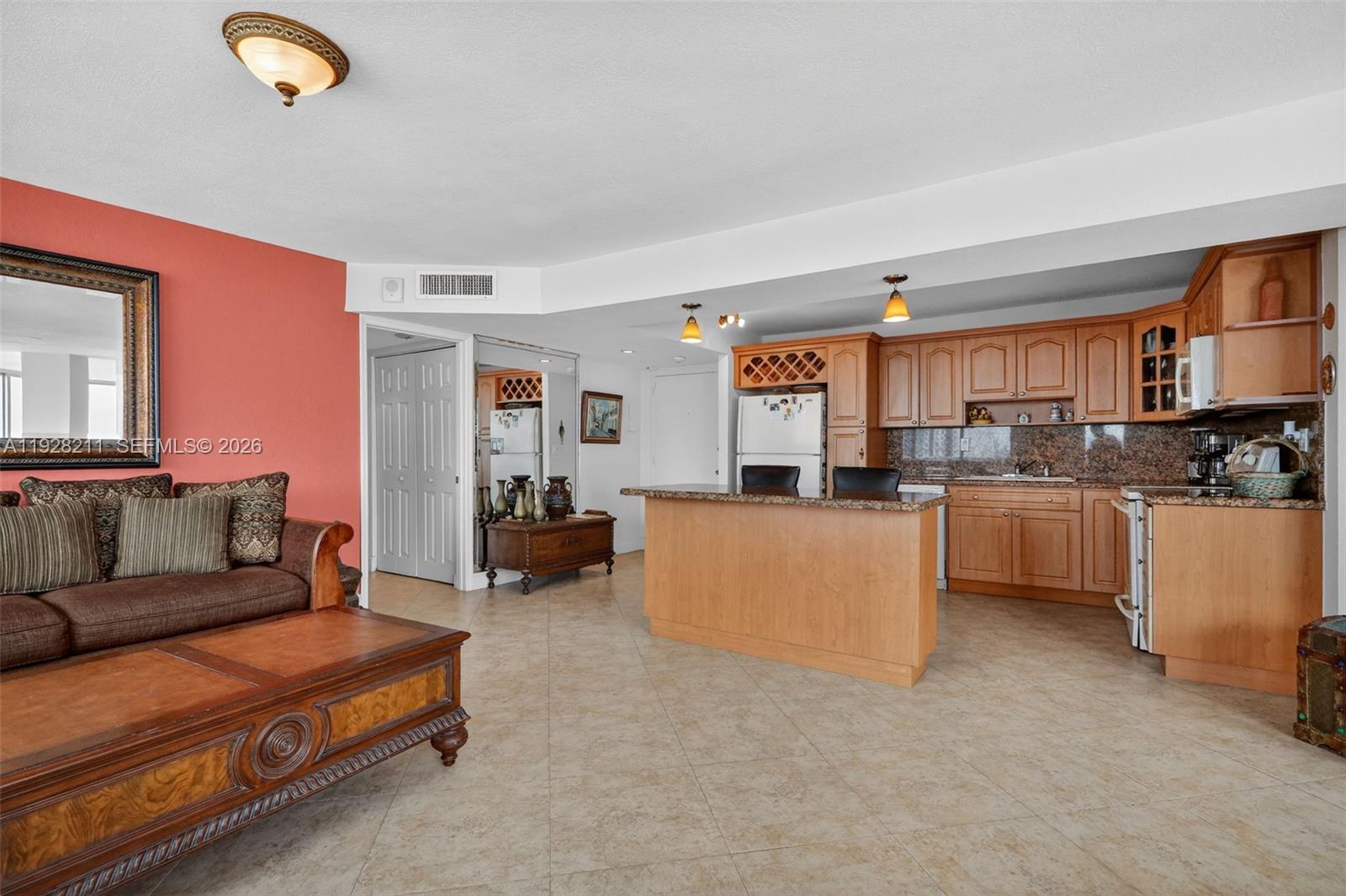 BURLEIGH HOUSE CONDO - Residential