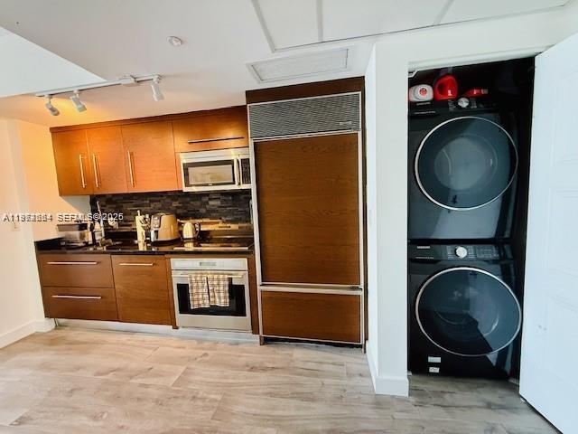 Luxury fully furnished studio at Icon Brickell. Experience upscale living in this gorgeous apartment located on the 49th floor with breathtaking views of the Miami River and Downtown Miami right from your private balcony. This residence places you at the heart of Miami's vibrant lifestyle with easy access to Miami Beach, top-rated restaurants, and entertainment venues. Step outside and walk to Brickell City Center, Whole Foods and the best of Brickell living. Icon Brickell offers unmatched 5-star amenities including stunning infinity-edge pool- the longest in the area, full service spa and fitness center, 24-hour concierge and valet service, media room, on-site dining and more. Whether you are looking for a perfect Miami home or a strong investment property, this studio has it all.