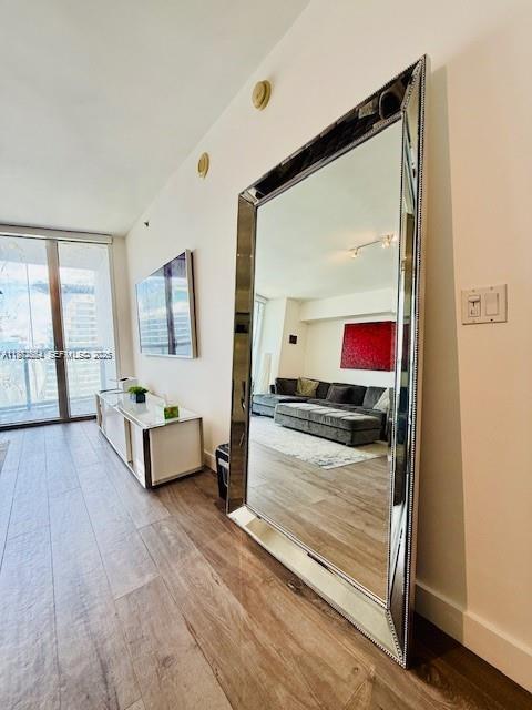 ICONBRICKELL CONDO NO 1 - Residential
