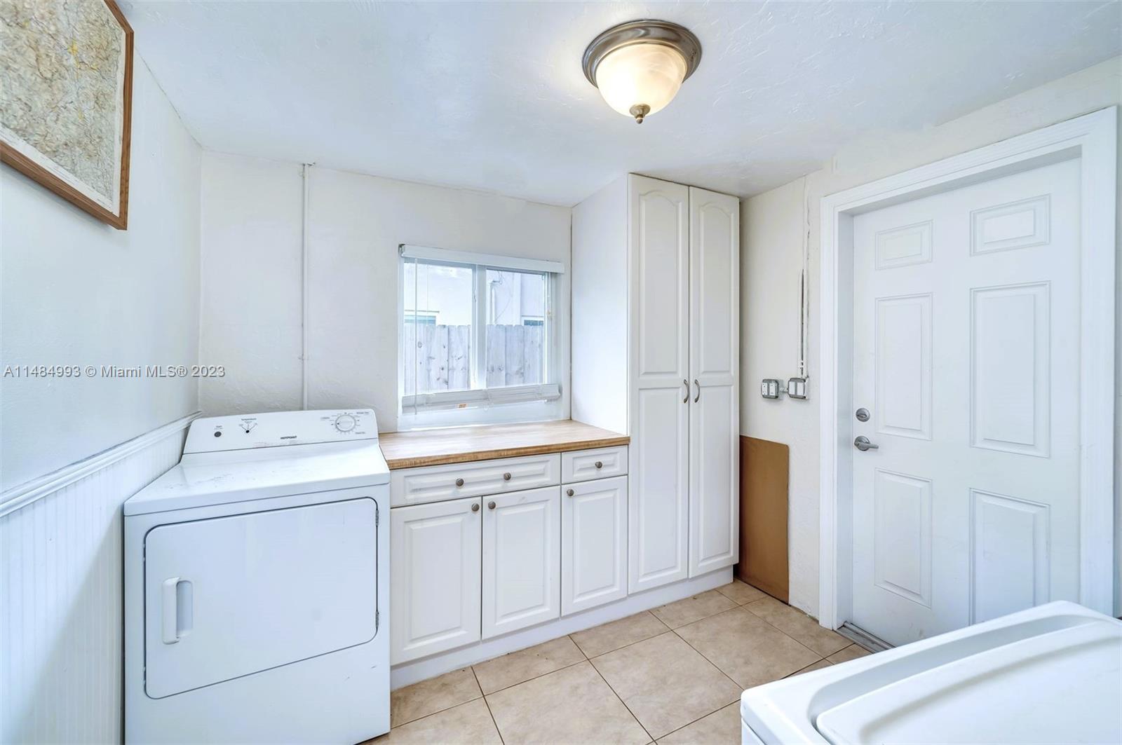 SUMMERTIME ISLES - Residential Lease