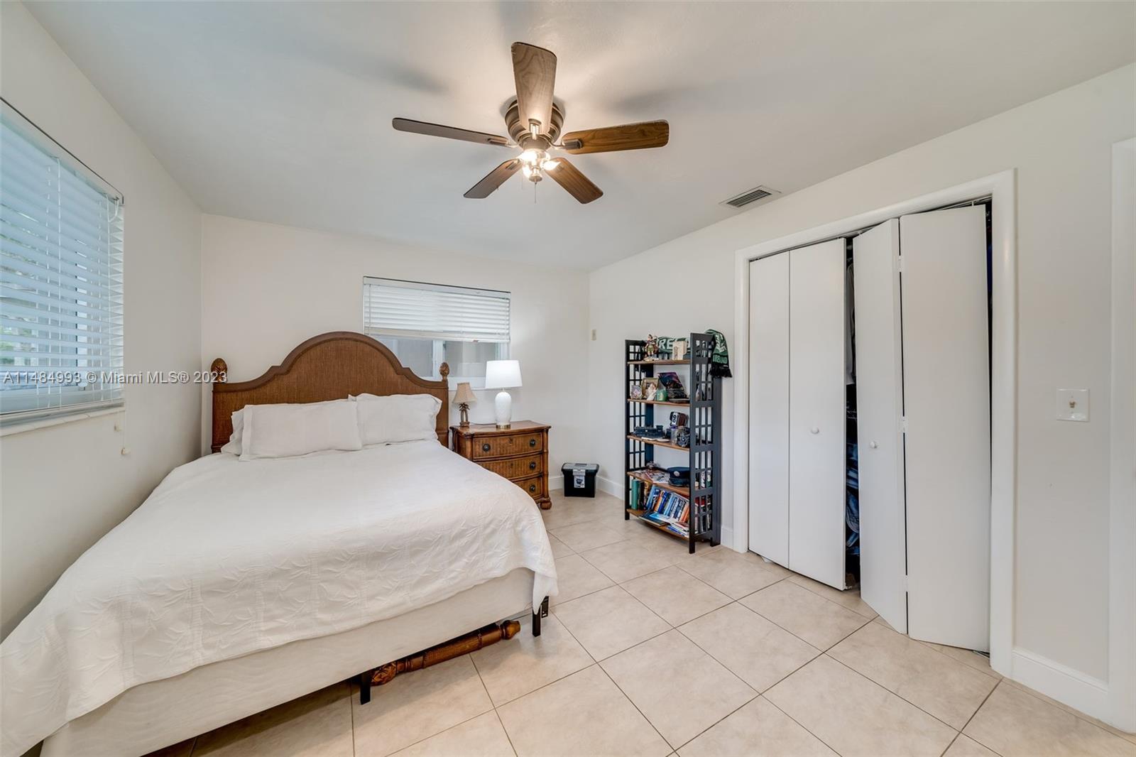 SUMMERTIME ISLES - Residential Lease