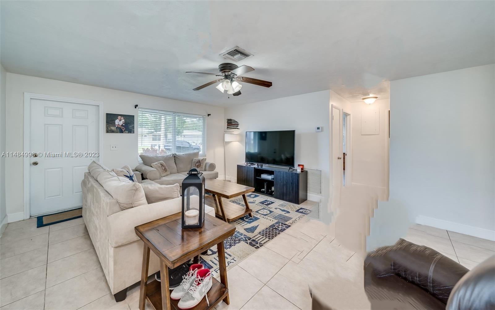 SUMMERTIME ISLES - Residential Lease