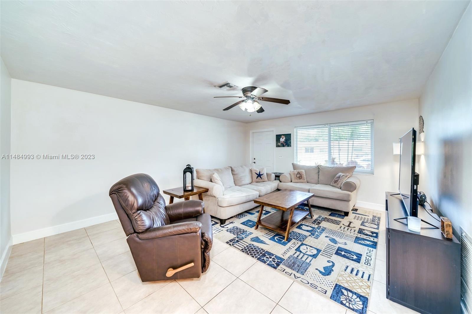 SUMMERTIME ISLES - Residential Lease