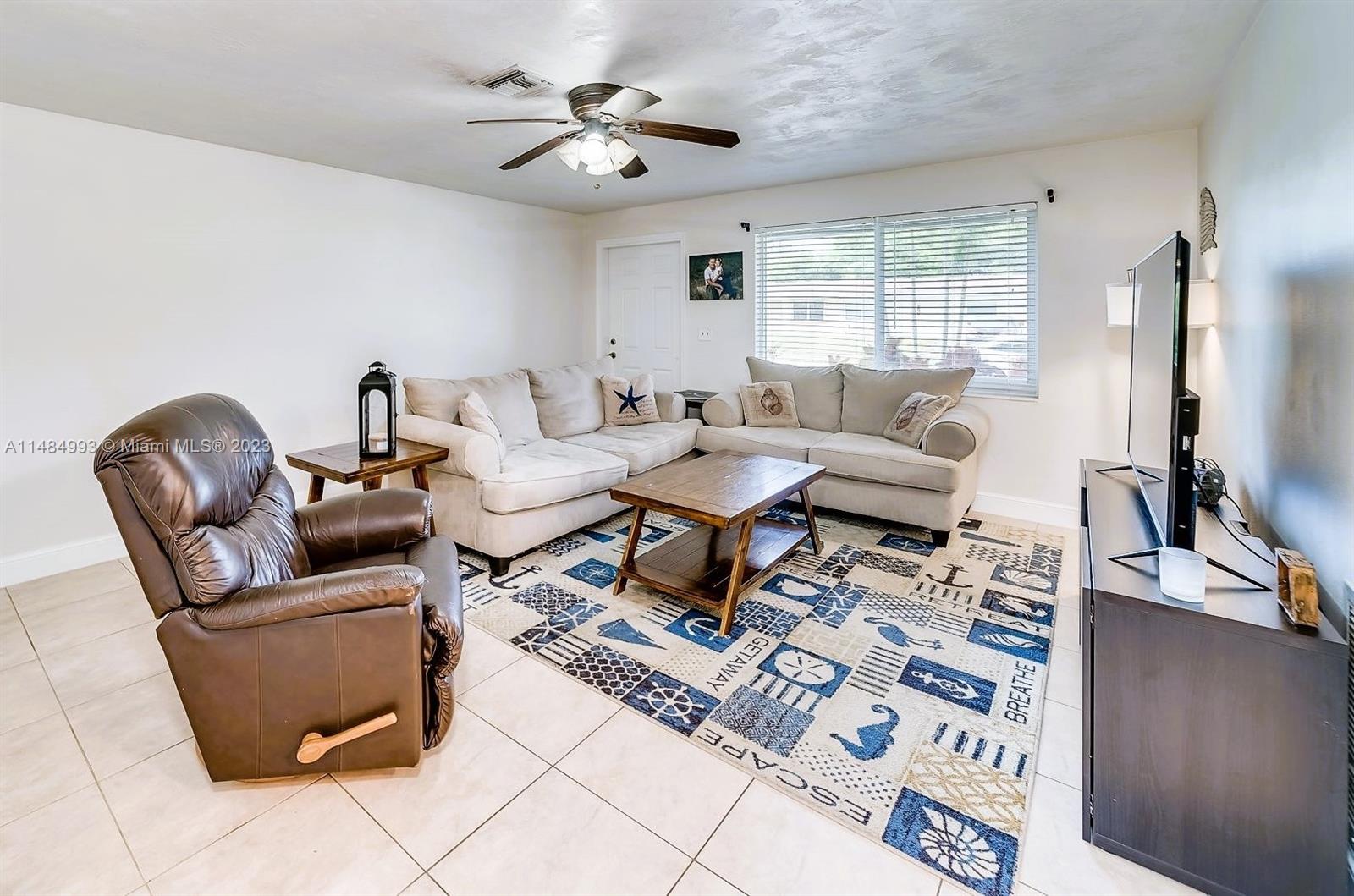 SUMMERTIME ISLES - Residential Lease
