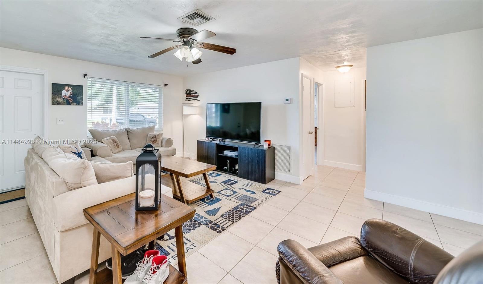 SUMMERTIME ISLES - Residential Lease