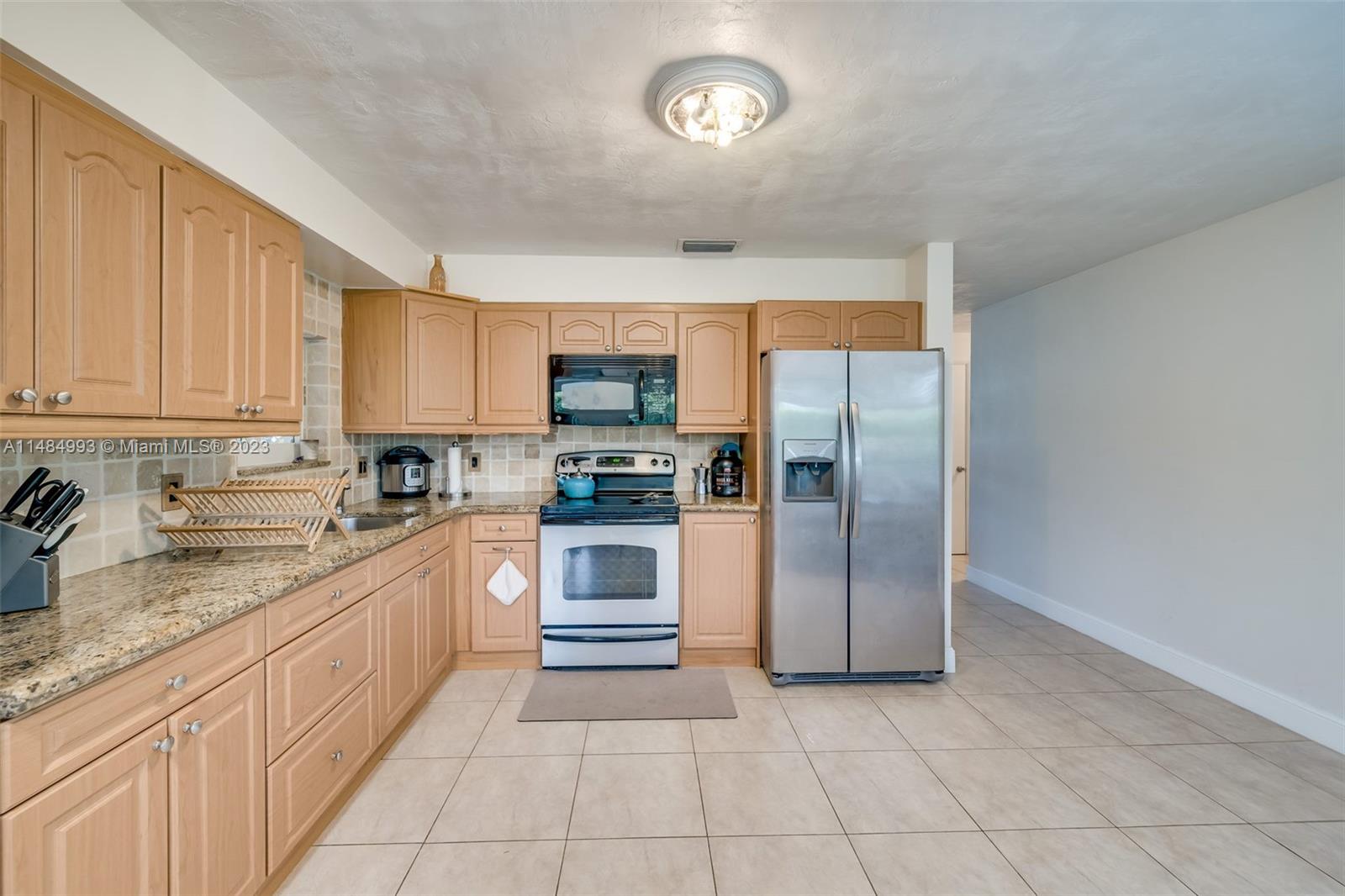SUMMERTIME ISLES - Residential Lease