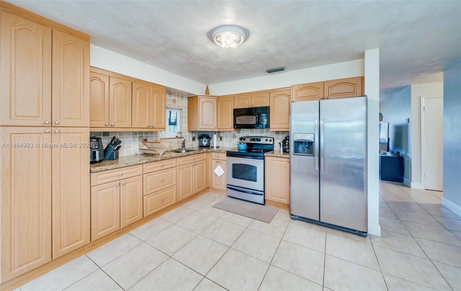 SUMMERTIME ISLES - Residential Lease