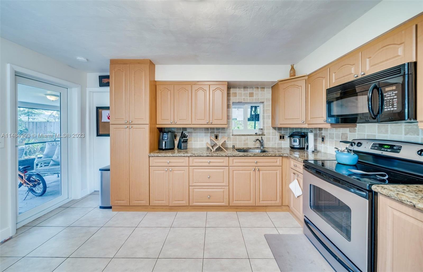SUMMERTIME ISLES - Residential Lease