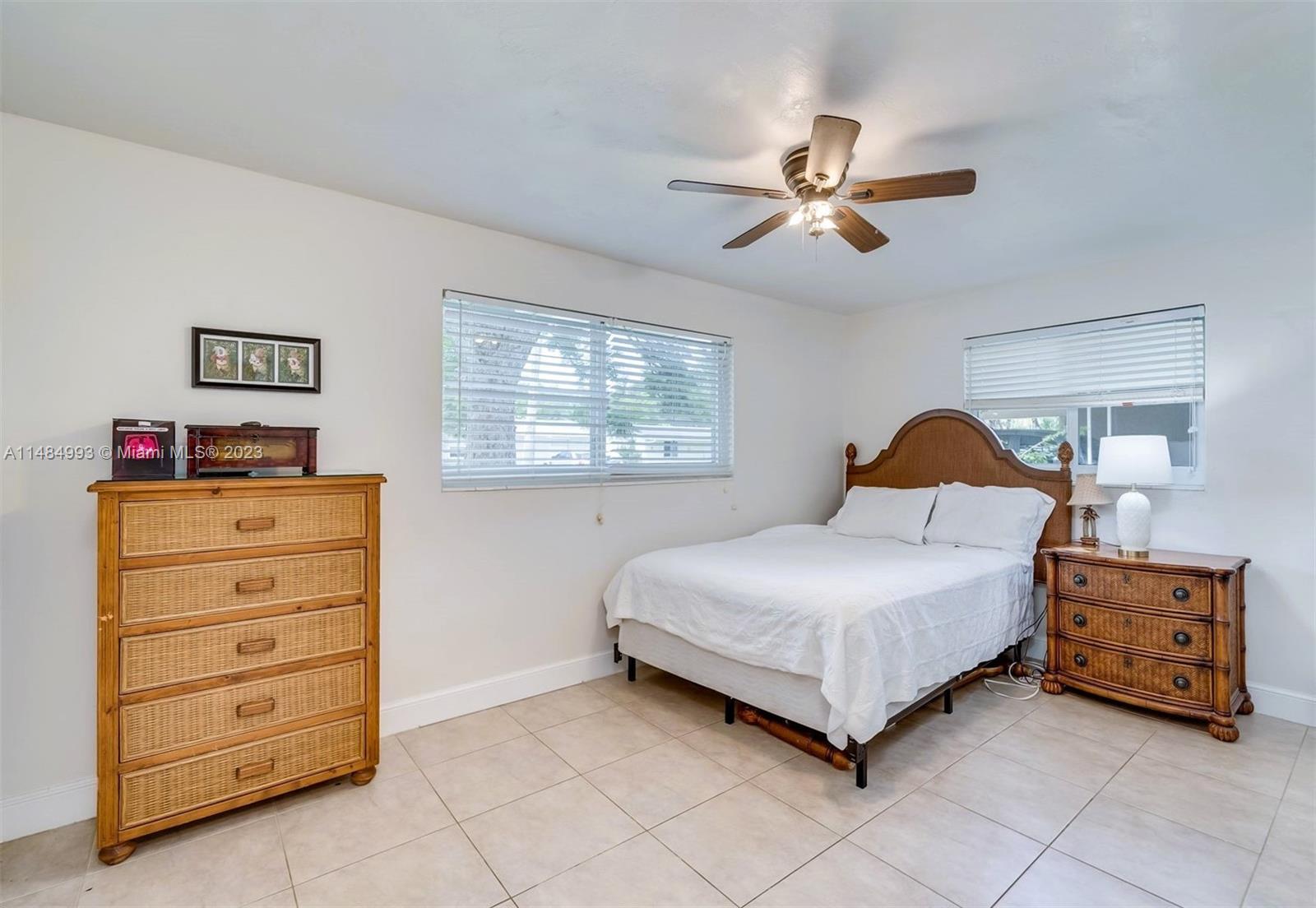 SUMMERTIME ISLES - Residential Lease