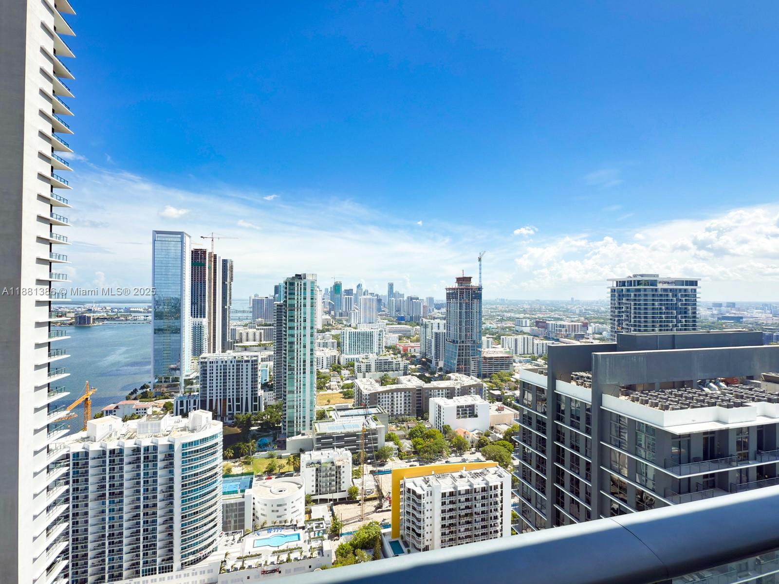 PARAISO BAYVIEWS CONDO - Residential