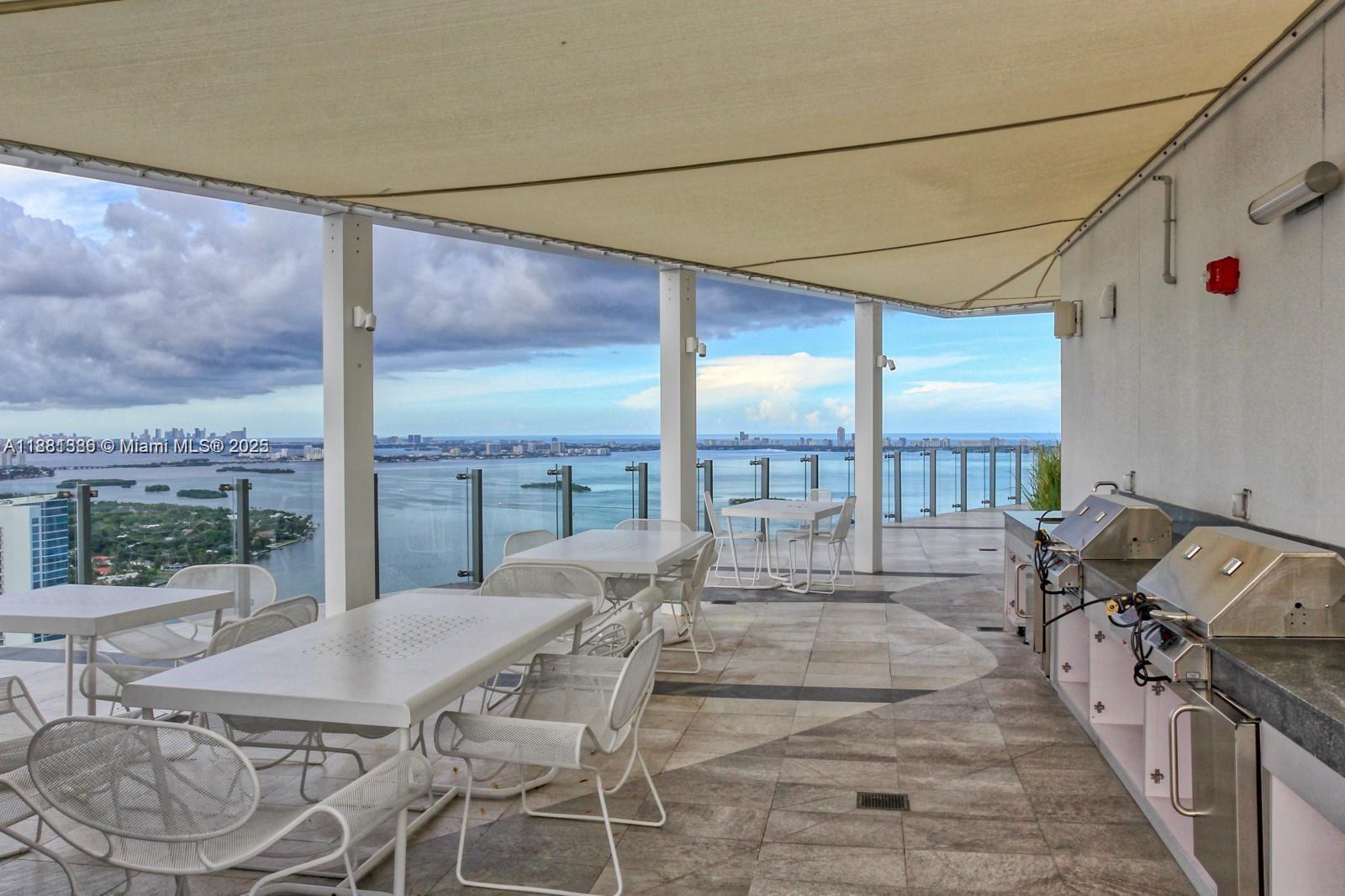 PARAISO BAYVIEWS CONDO - Residential