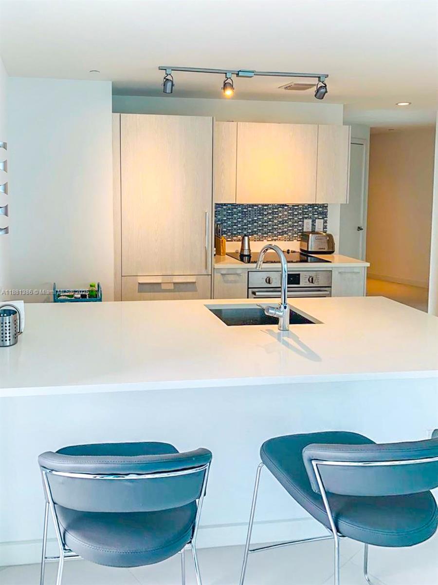 PARAISO BAYVIEWS CONDO - Residential